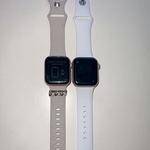 Apple Watch Series 40mm 
high quality compatible charger included
